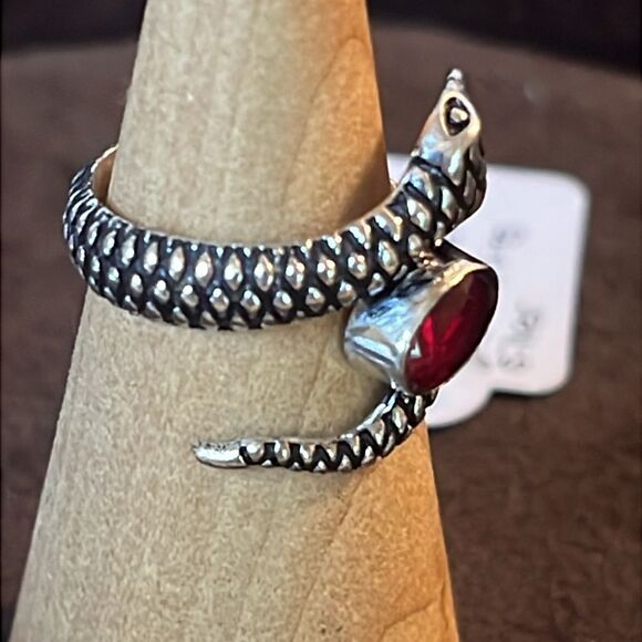Red Garnet Sterling Silver Snake Ring Sz 8 - Picture 4 of 11